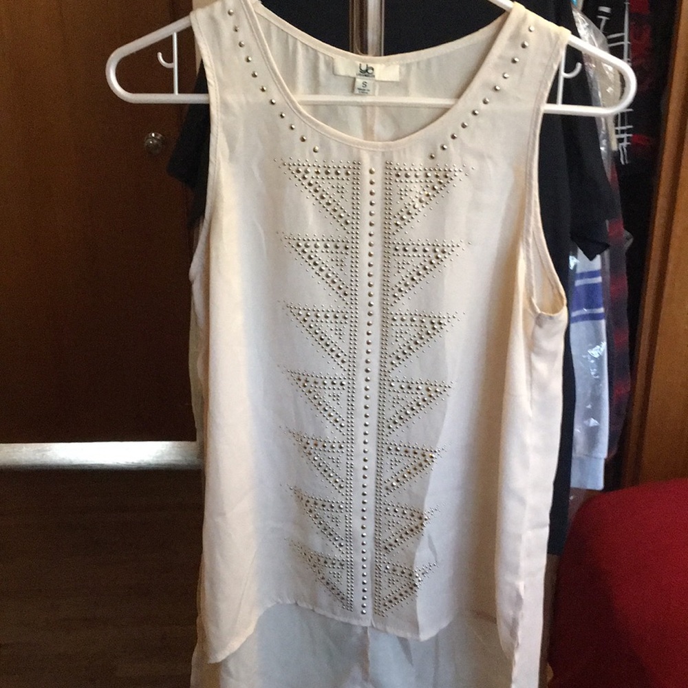 Patterned with studs tank